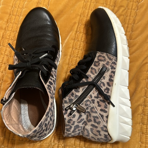 Naot Polaris High Top sneaker - Picture 5 of 8